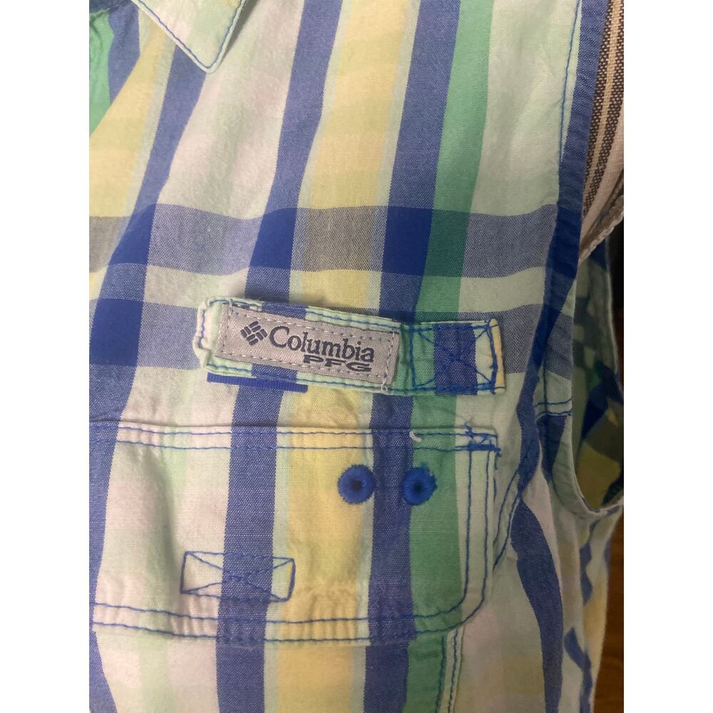 Columbia green and blue plaid sleeveless button front ladies top - Picture 3 of 10